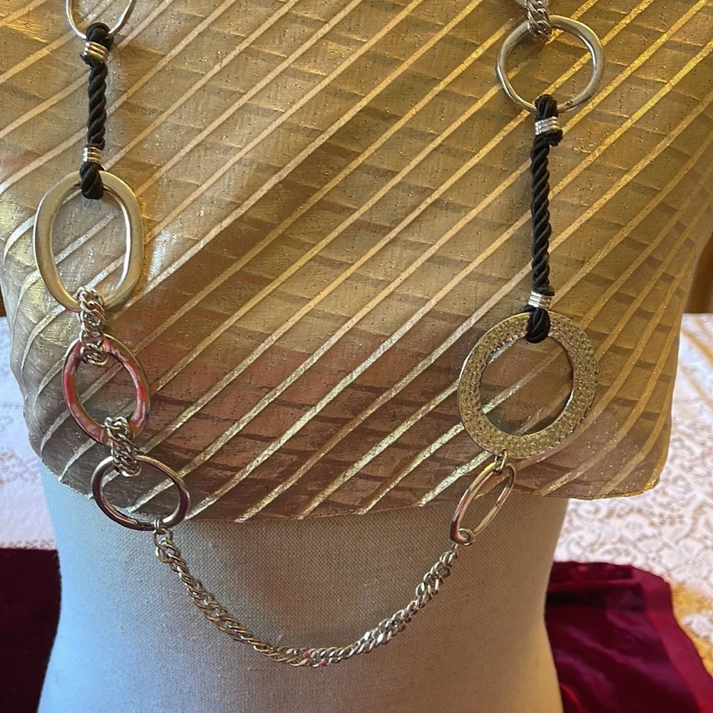 🌺 VINTAGE; New York Chic Belt/Necklace in Black/Silver-tone w/Black Rope Decor! - Picture 5 of 10